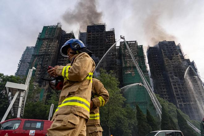香港住宅楼大火引发竹棚架使用质疑，香港建