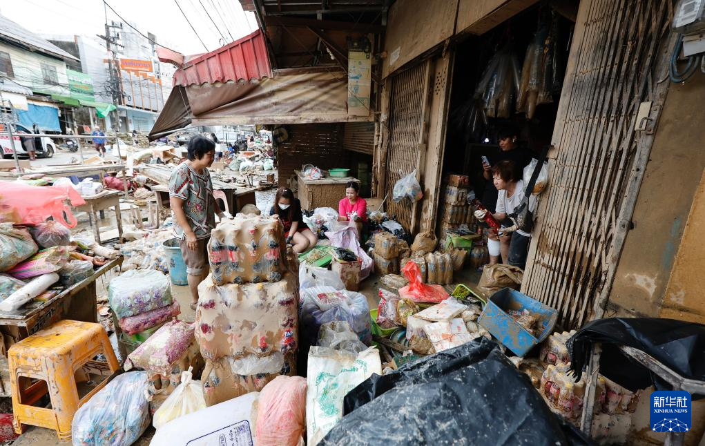 泰国南部洪灾死亡人数升至145人