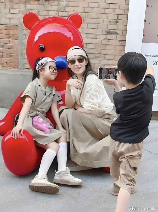 十岁小作家“醒醒”：多才多艺、自律自信，诠释现代父母育儿观